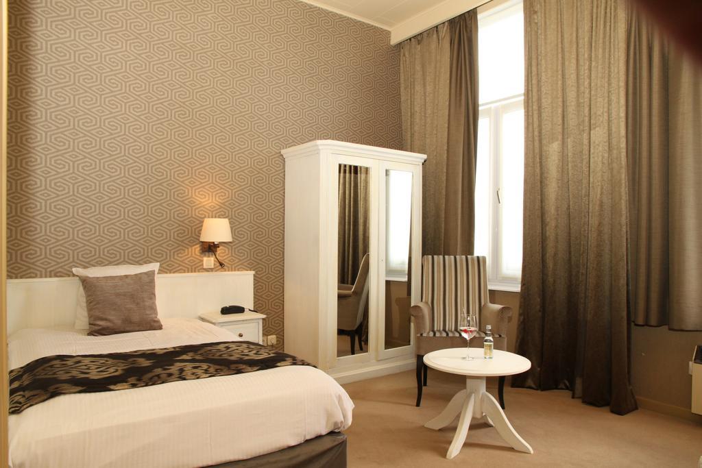 Hotel Den Hof Zelzate Room photo